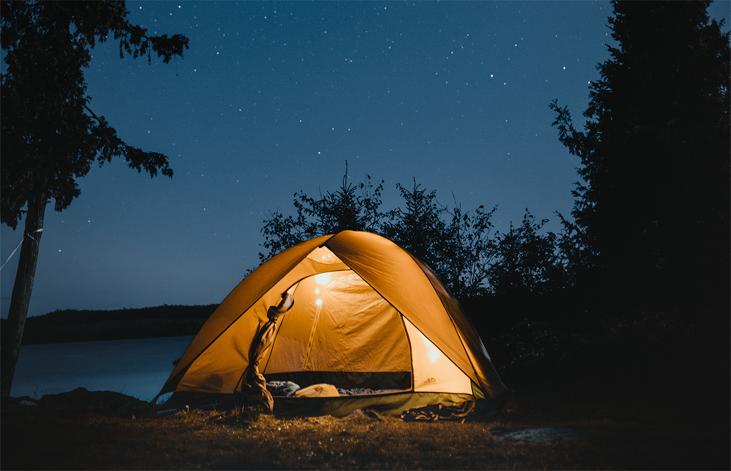 20 Essential items for a tenting camping trip